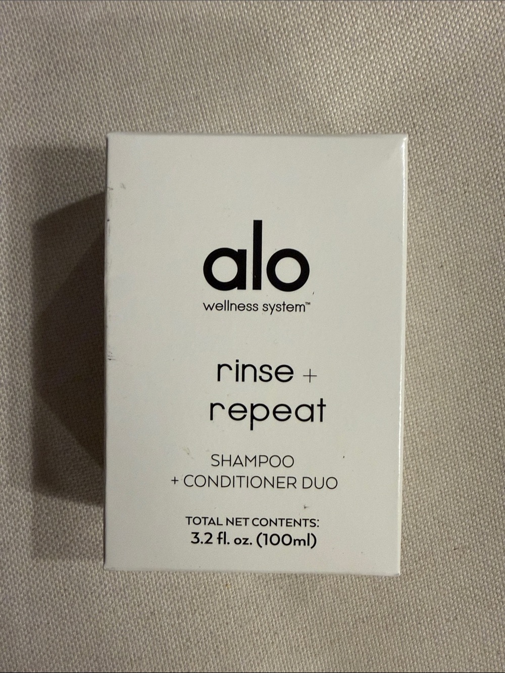 ALO Yoga Rinse + Repeat Shampoo & Conditioner Duo - White